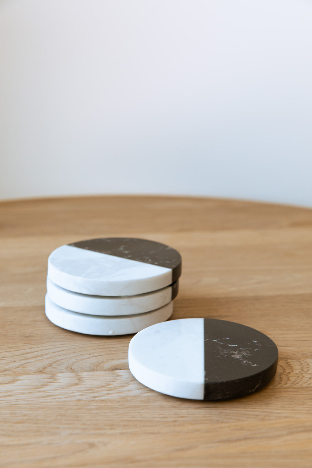 Round | Black & White Marble Coaster