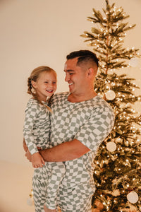 Under The Mistletoe Wavy Checker | Family Bamboo  Collection