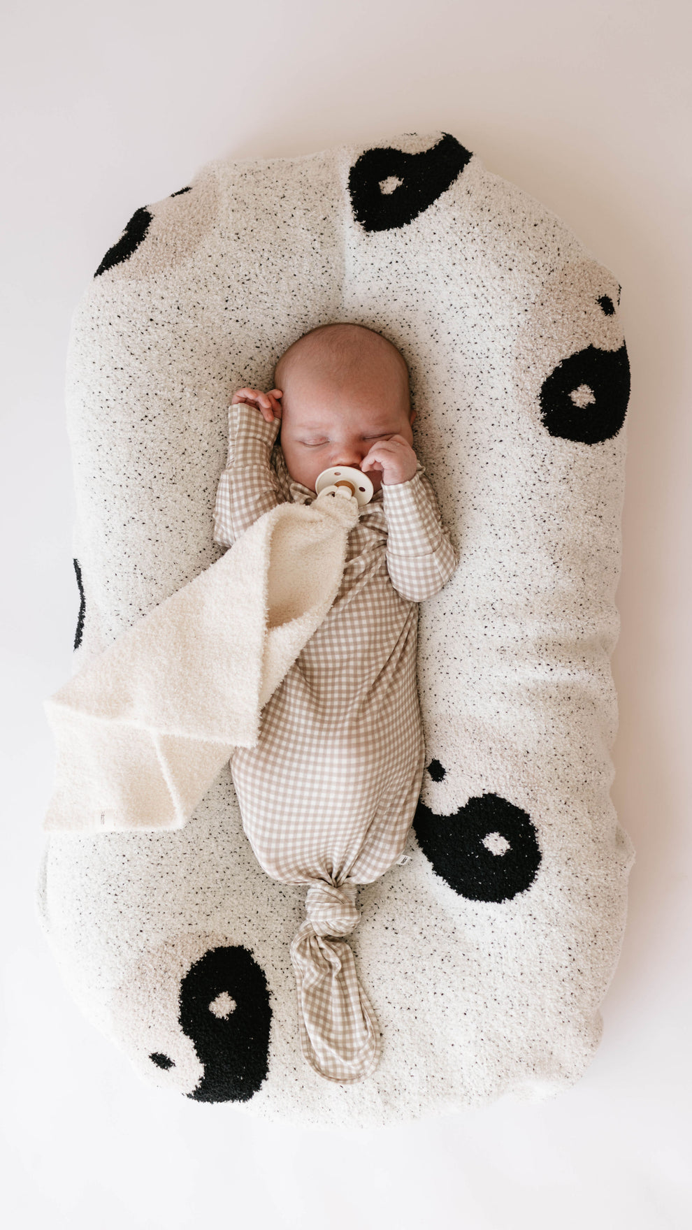 Onesies Black & White Plush Blanket main image 0